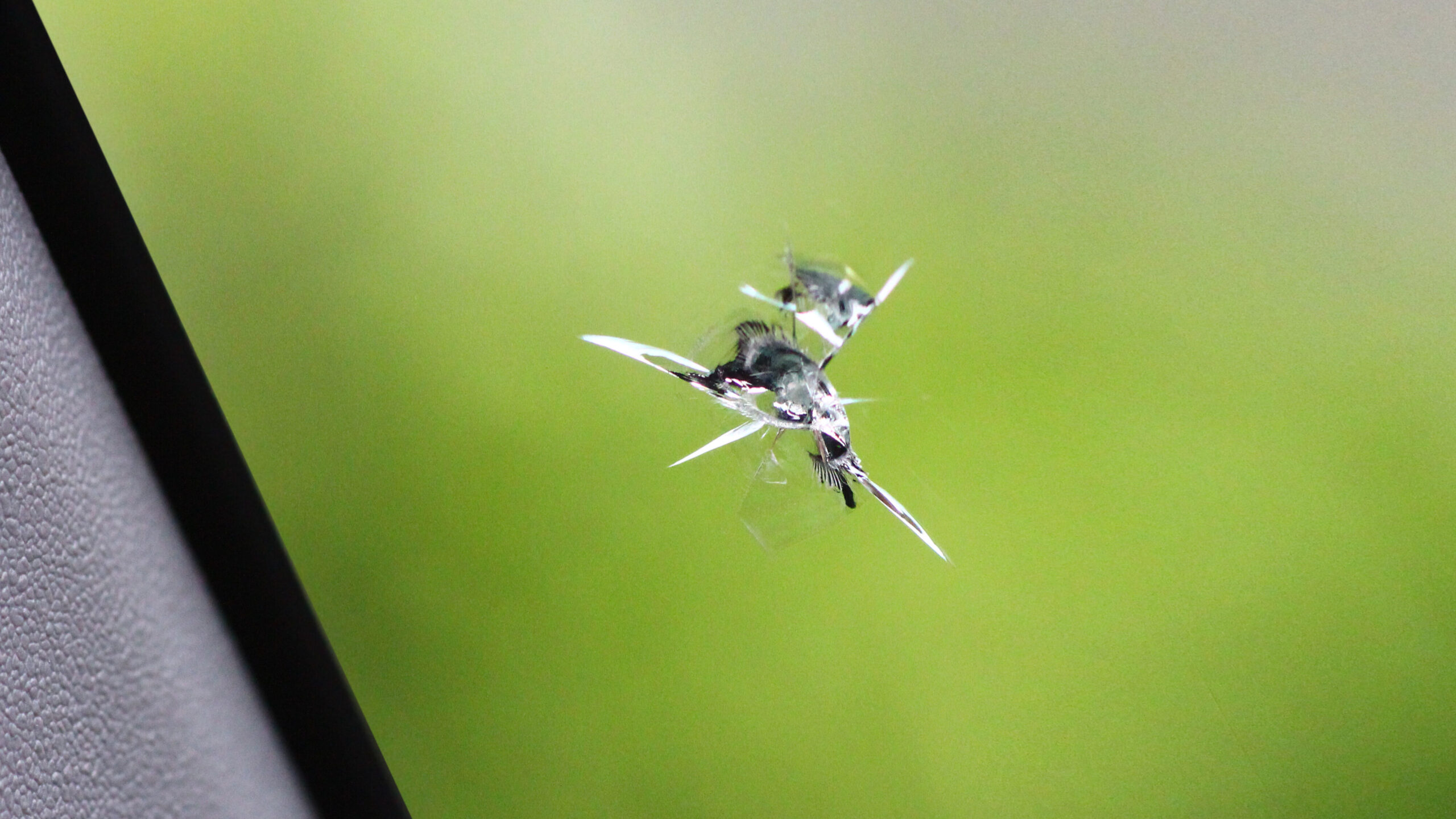 フロントガラスのヒビ