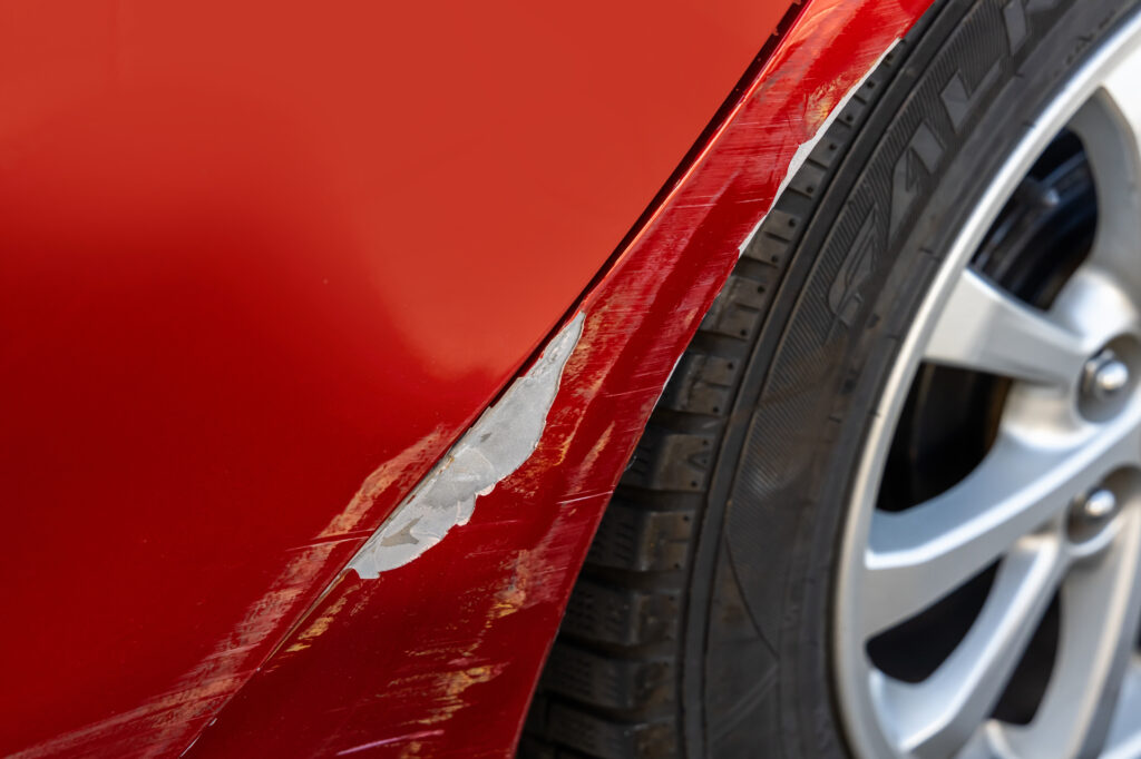 下地がみえる擦り傷
